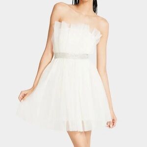 Betsey Johnson “Showstopper” White Tulle Strapless Dress NWT